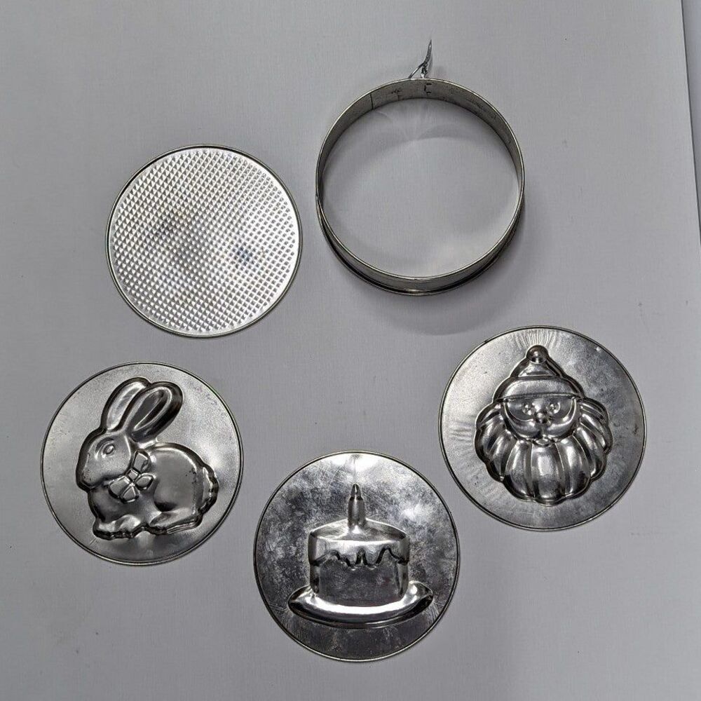 Vintage 90s Metro Springform 9.5" Holiday Cake Molds